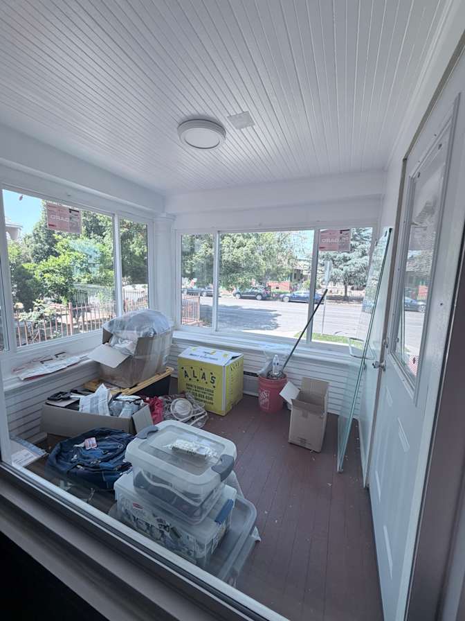 Joe Vanna's room