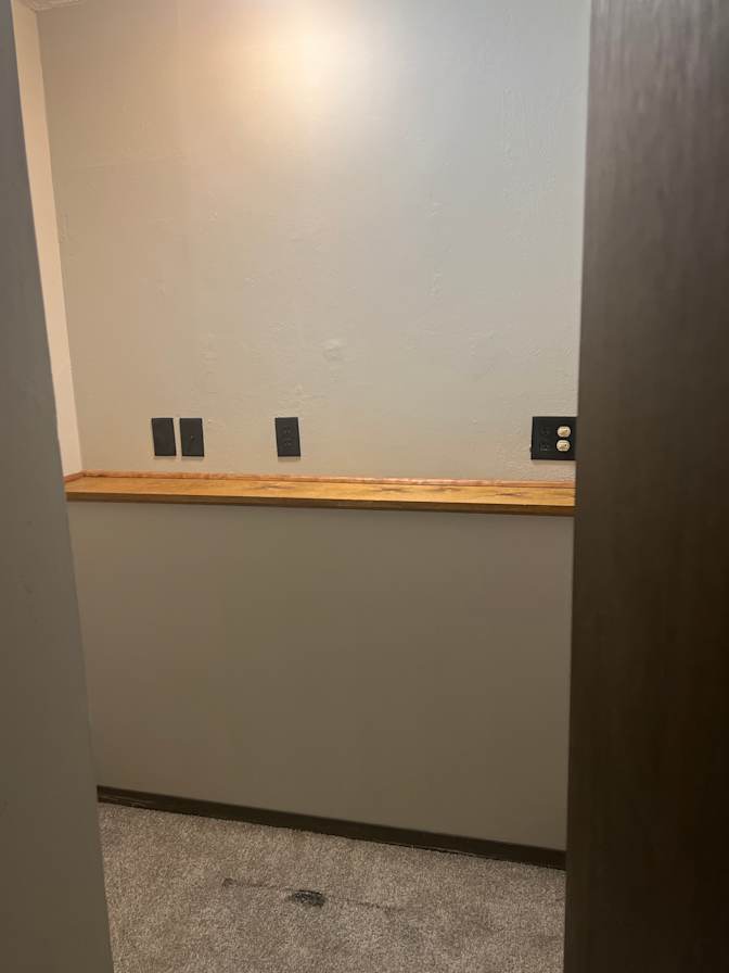 Rebecca  Thera's room