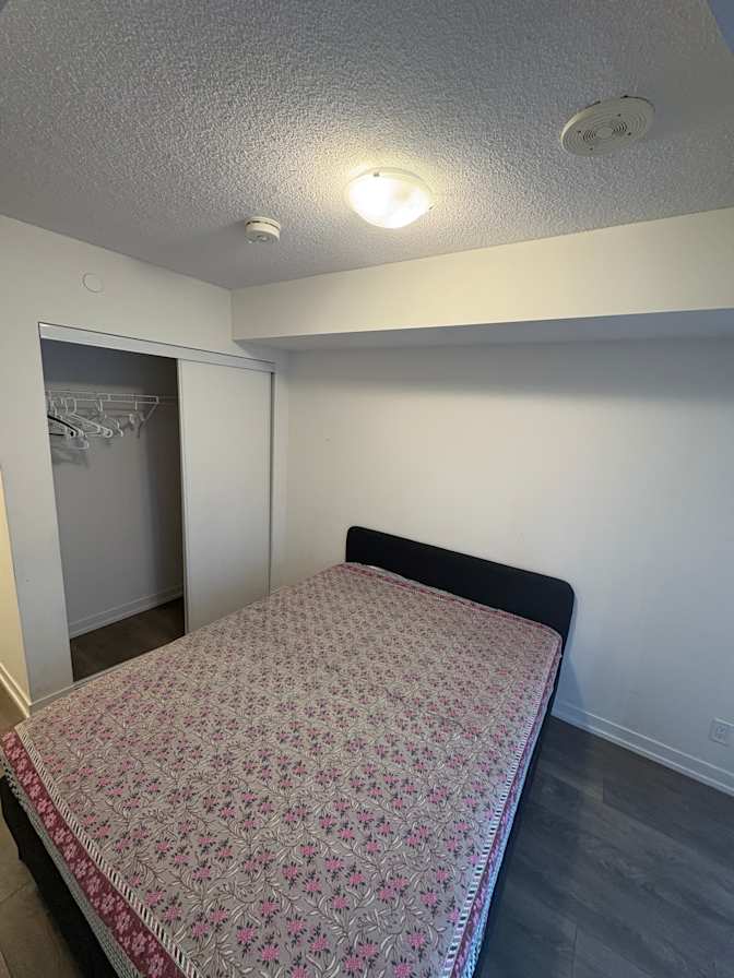 shaizaan prasla's room