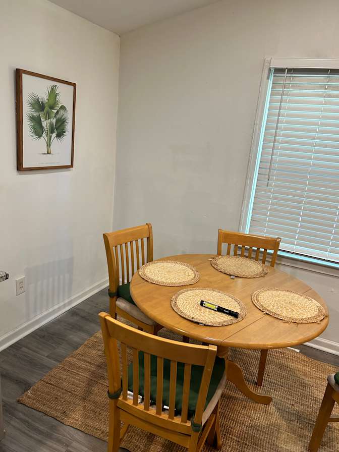 Alcove Rooms's room