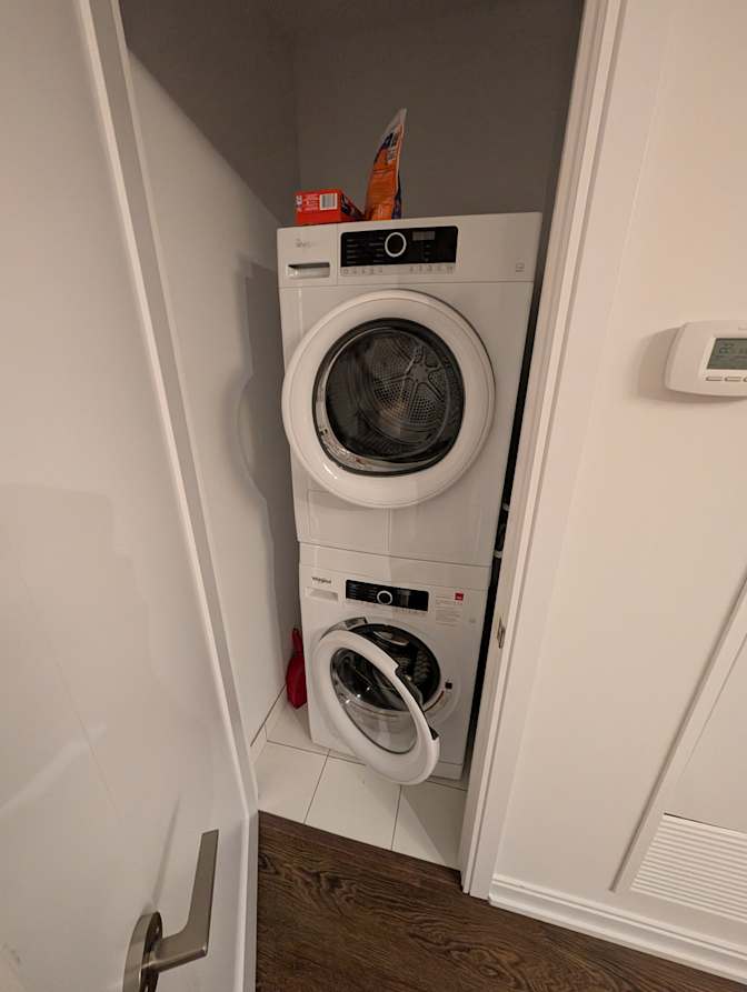 Dhruve's room