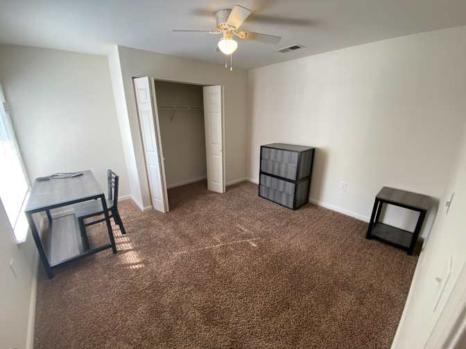 Alcove Rooms's room