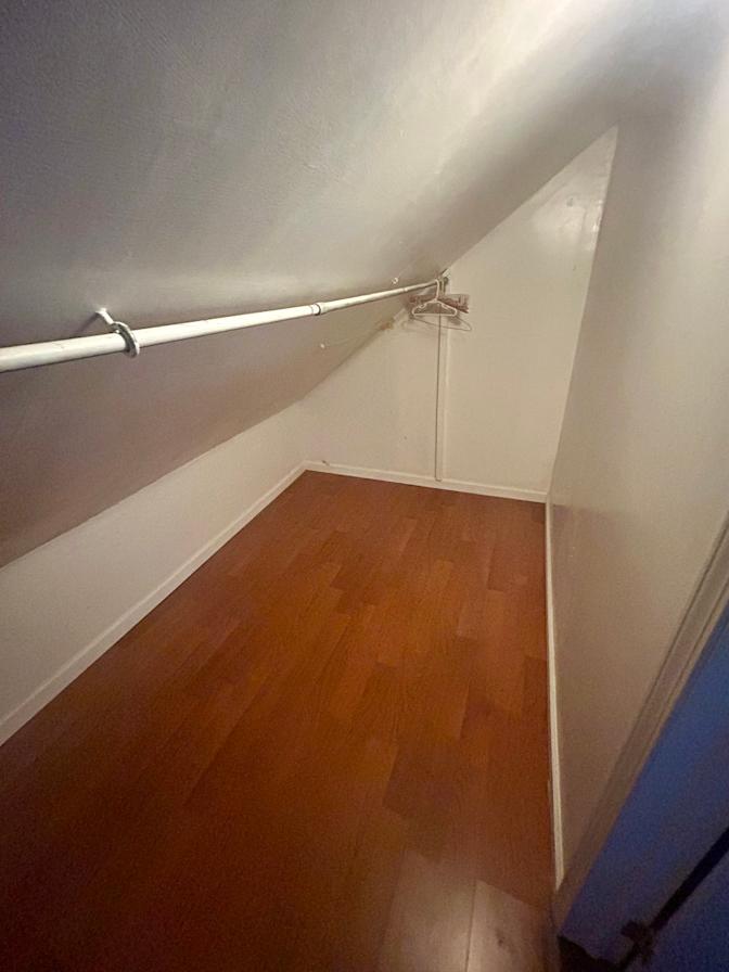Thomas's room