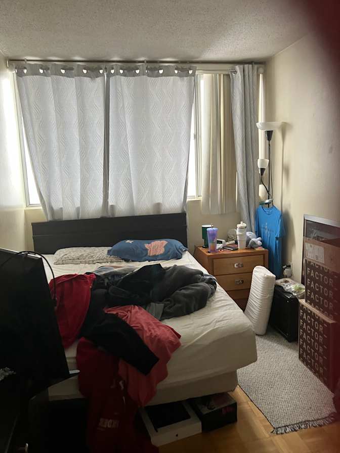 Ria Sena Demos's room