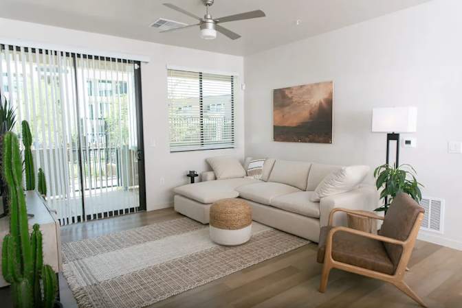 LARGE ROOM FOR RENT's room