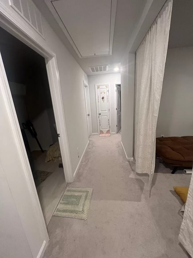 Alcove Rooms's room