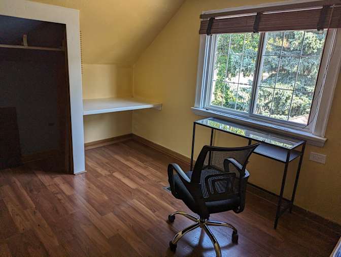 Ken's room