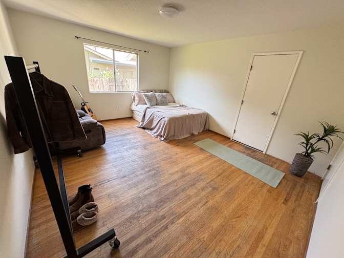 Edjean's room