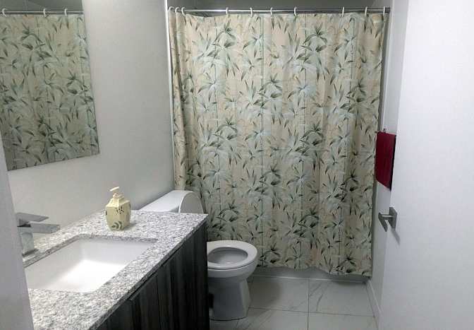 Furnished Room - steps to subway's room
