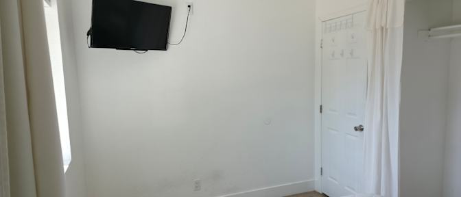 Osvaldo's room