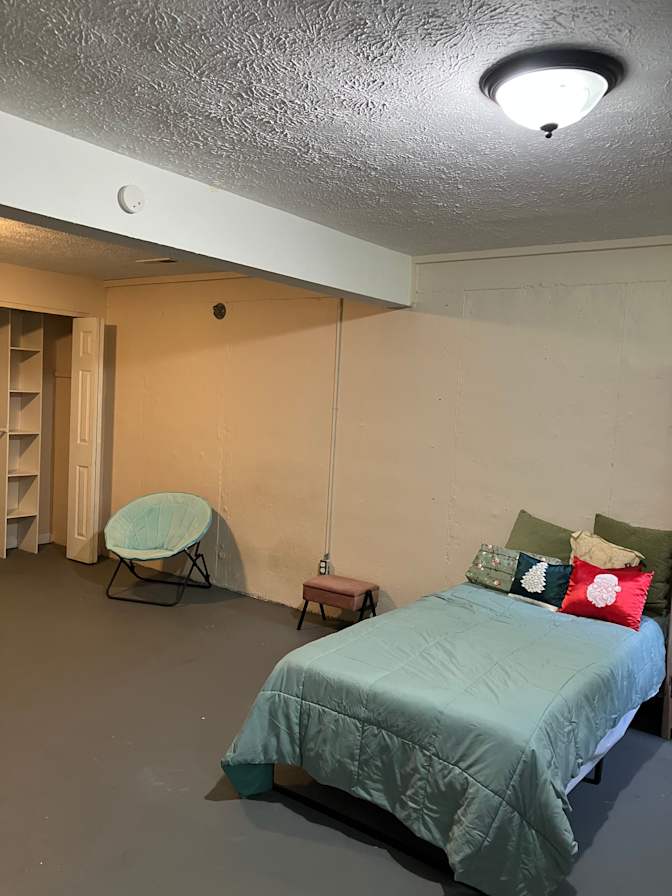 Deniz Emir's room