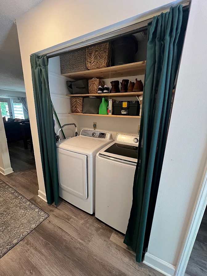 Alcove Rooms's room