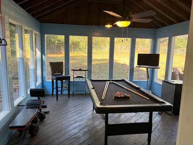 Apple House Living's room