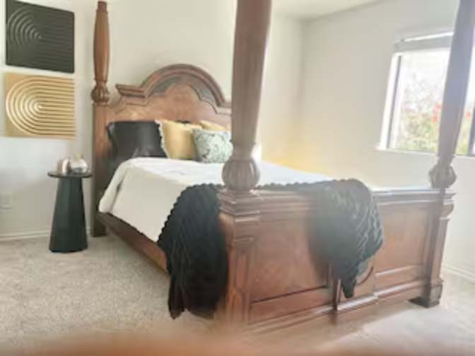 Kelly's room
