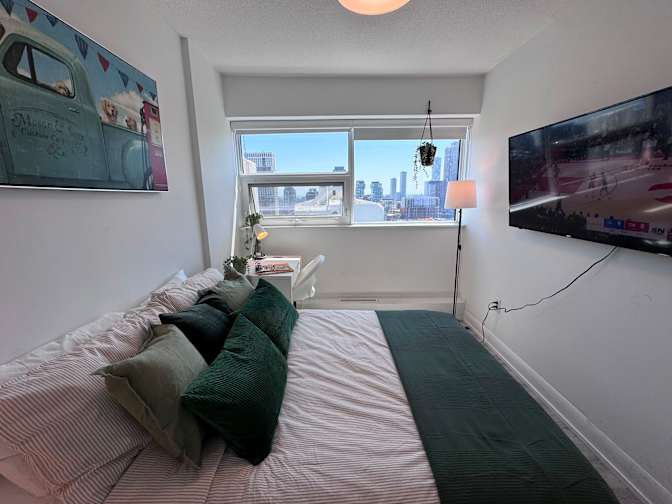 Guillermo's room