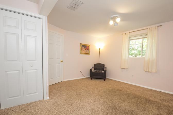 lifedoorrentals's room