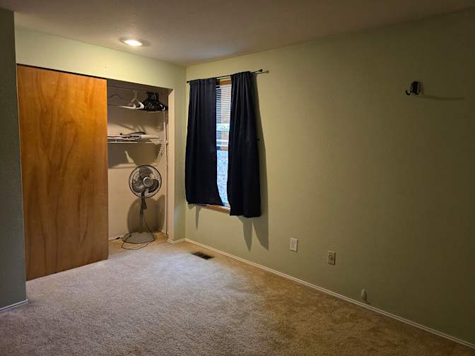 Mercedes's room