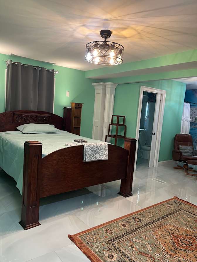Geegee's room
