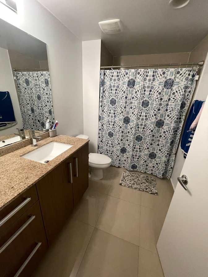 Estefani Reyes's room