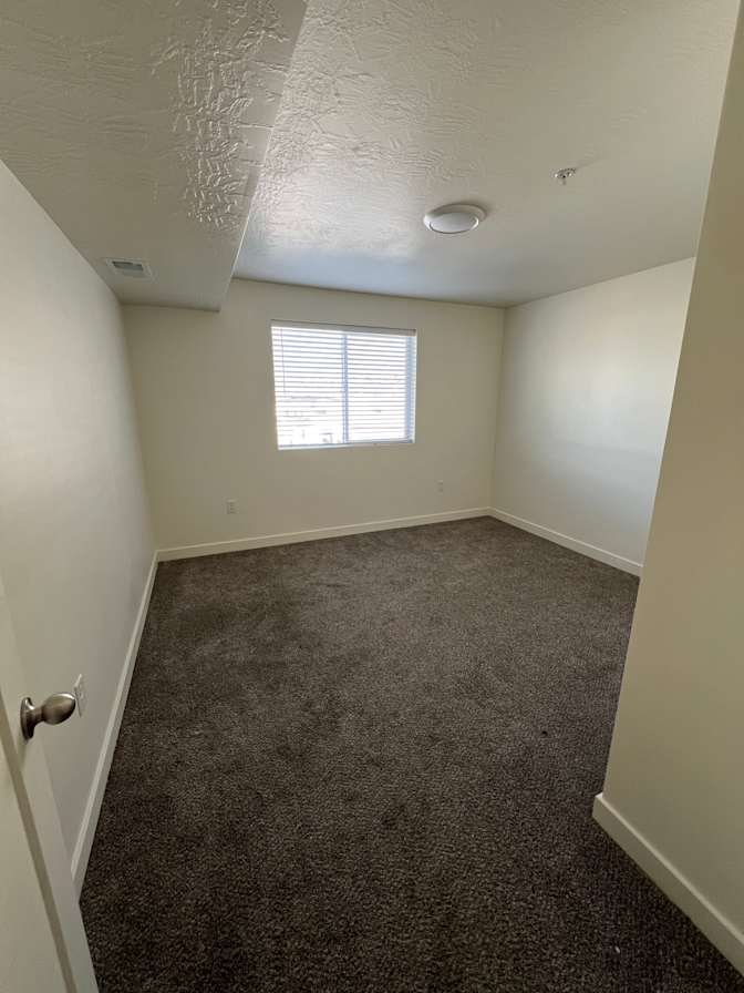 Elle Sanders's room