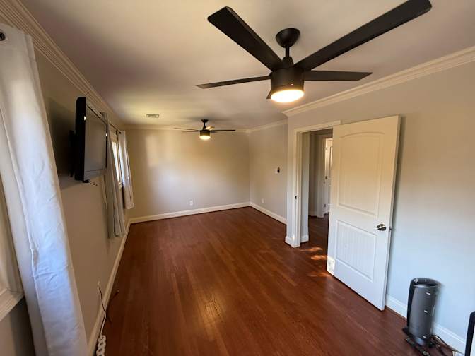 Alcove Rooms's room