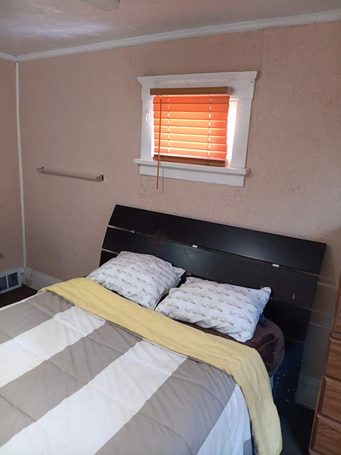 MJ place's room