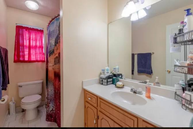 Isamar's room