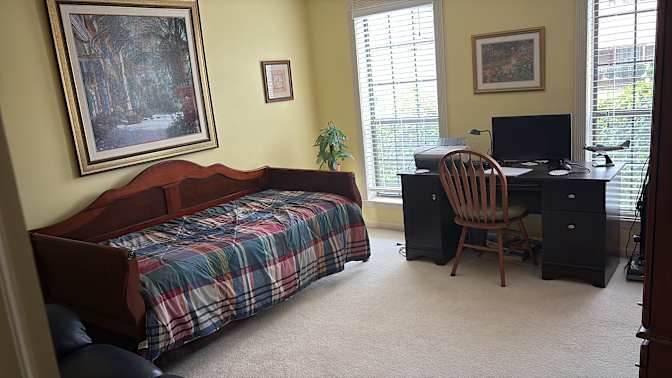 Ken's room
