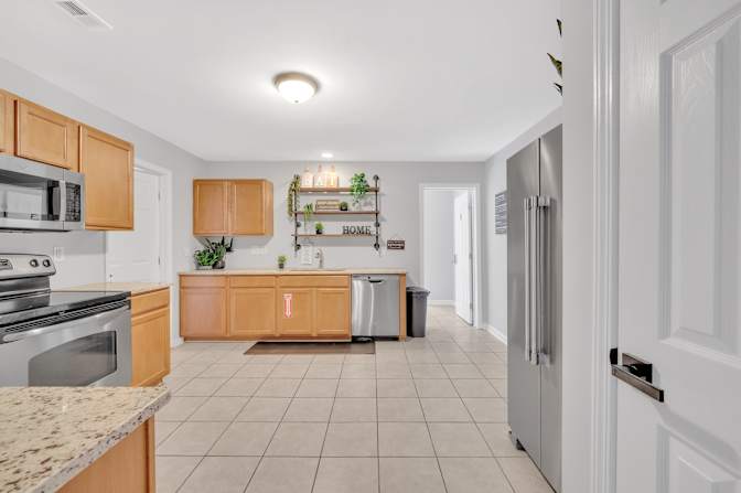 lifedoorrentals's room