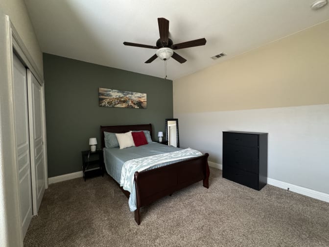 Stephelie's room