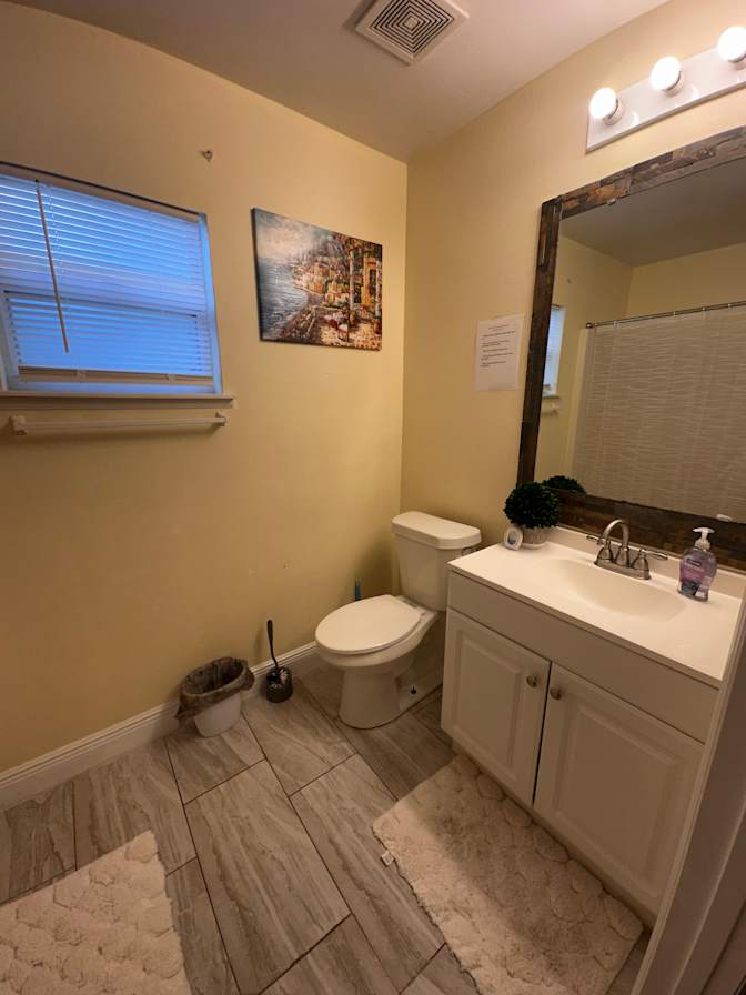 Glass Connect Housing Solutions's room