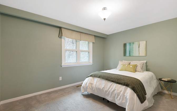 Linda's room