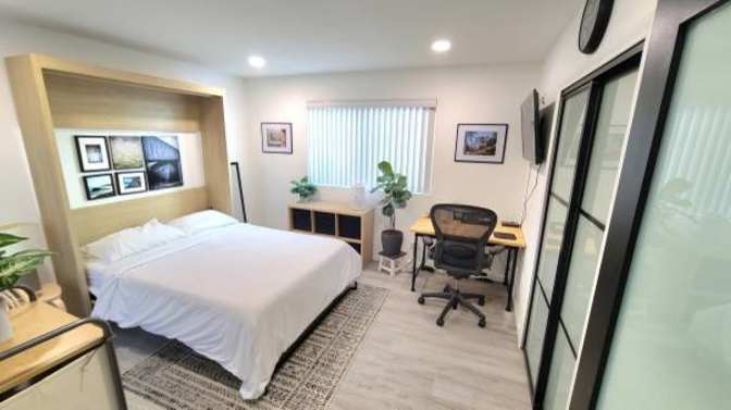 Furnished room with balcony's room