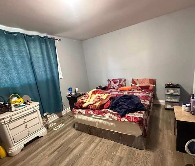 SHUBHDEEP's room