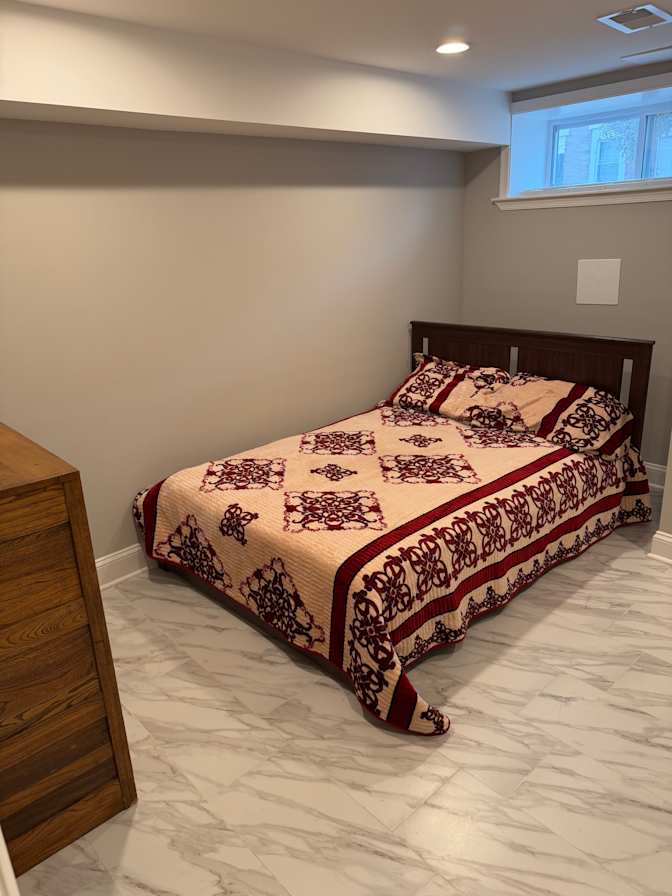 Emonument's room