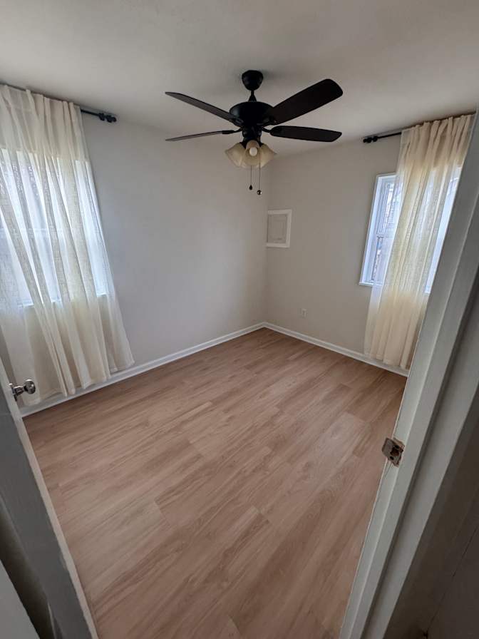 Albany's room