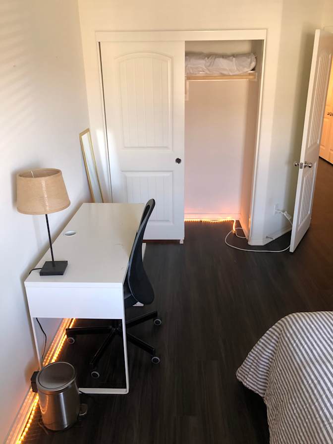 Dallas Earle's room