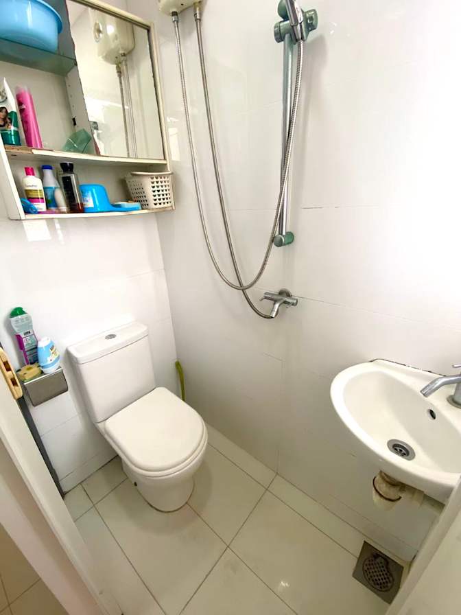 CAIHUA YANG's room