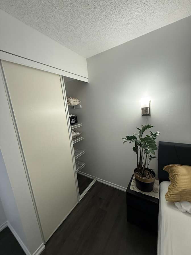 Kervy Fernandez's room