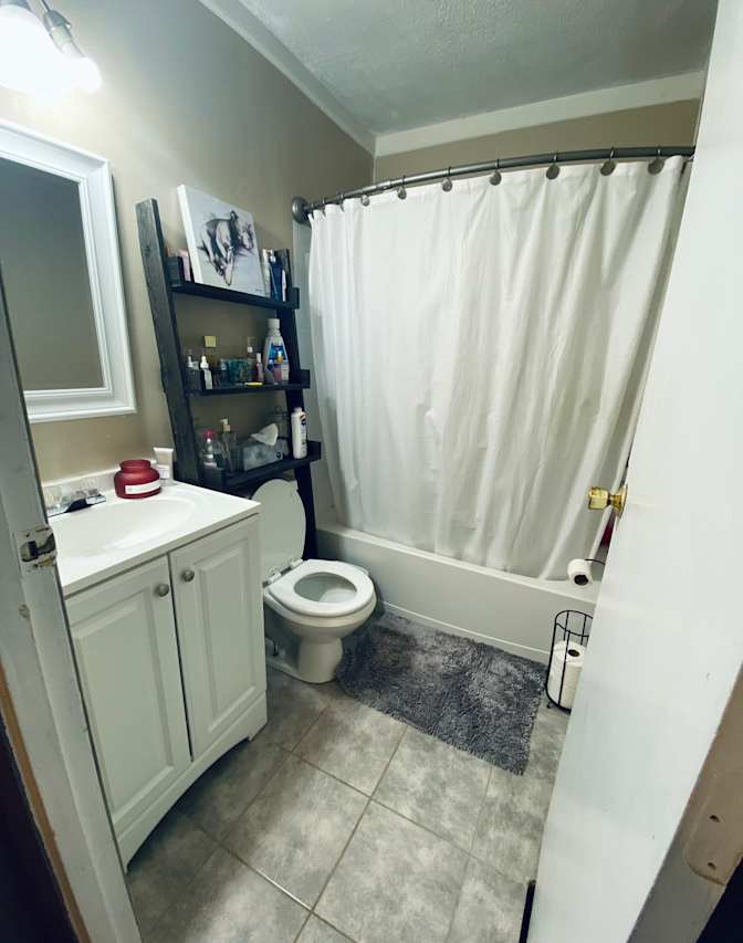 Destiny's room