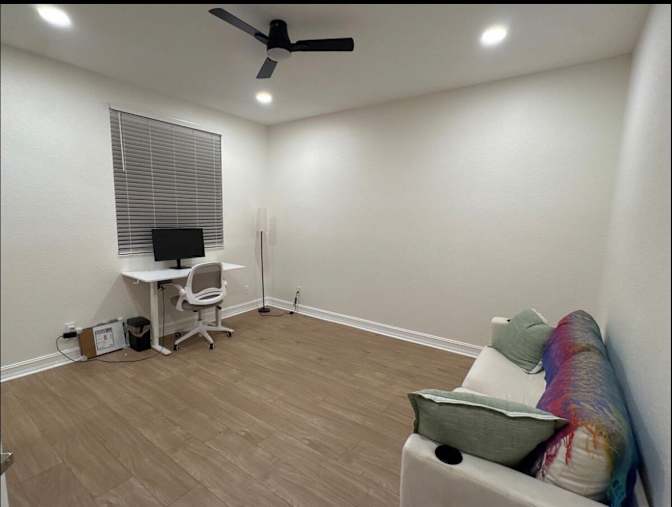 Carlos's room