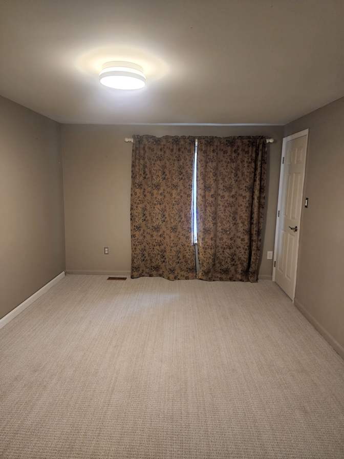 Enrique's room