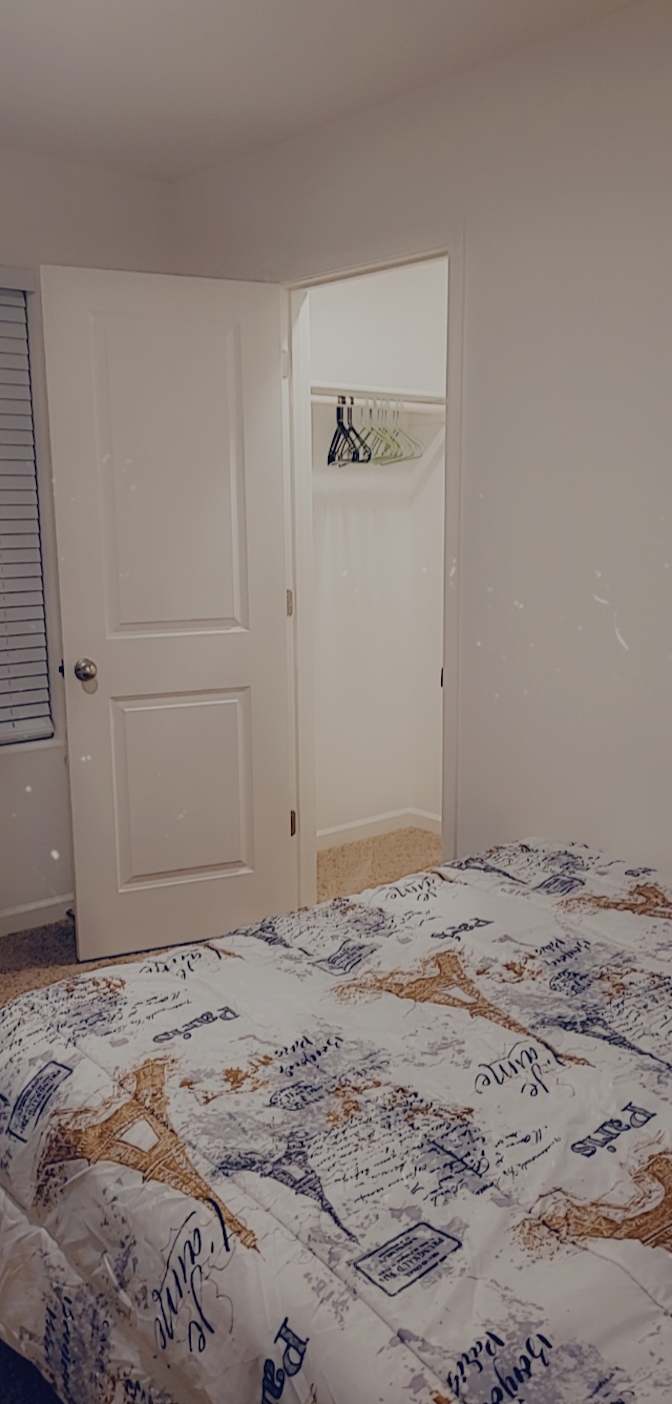 Lara M's room