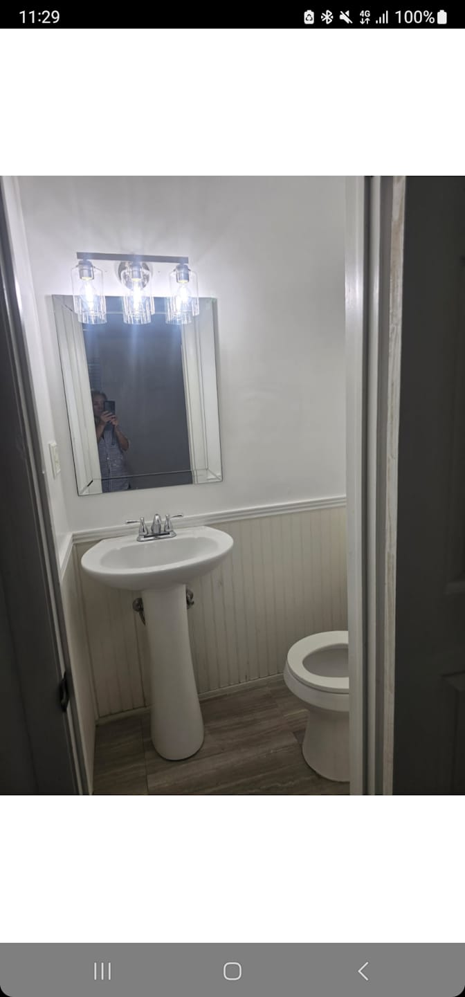 Dustin's room
