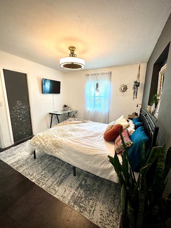 Kelly's room