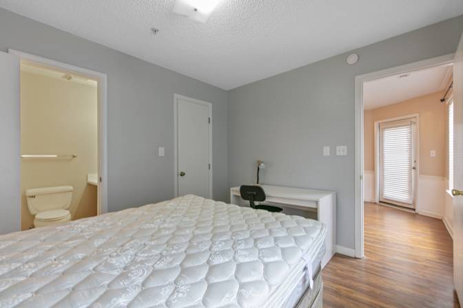 Alcove Rooms's room