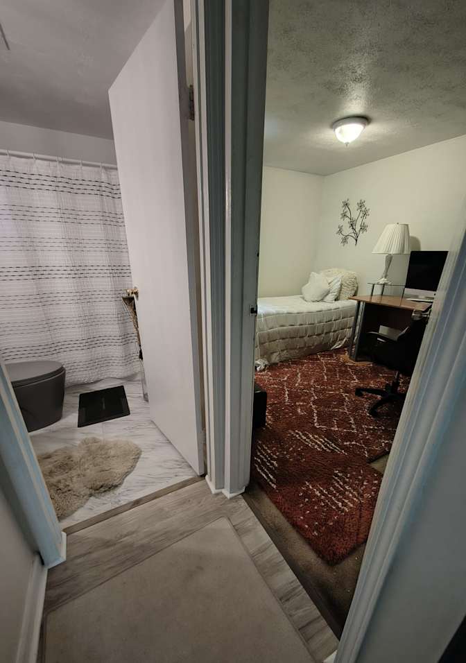 Carmen Rosa Giddings's room