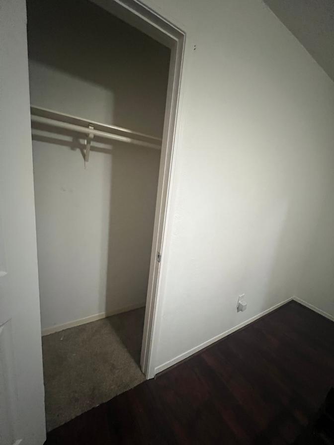 carlos's room
