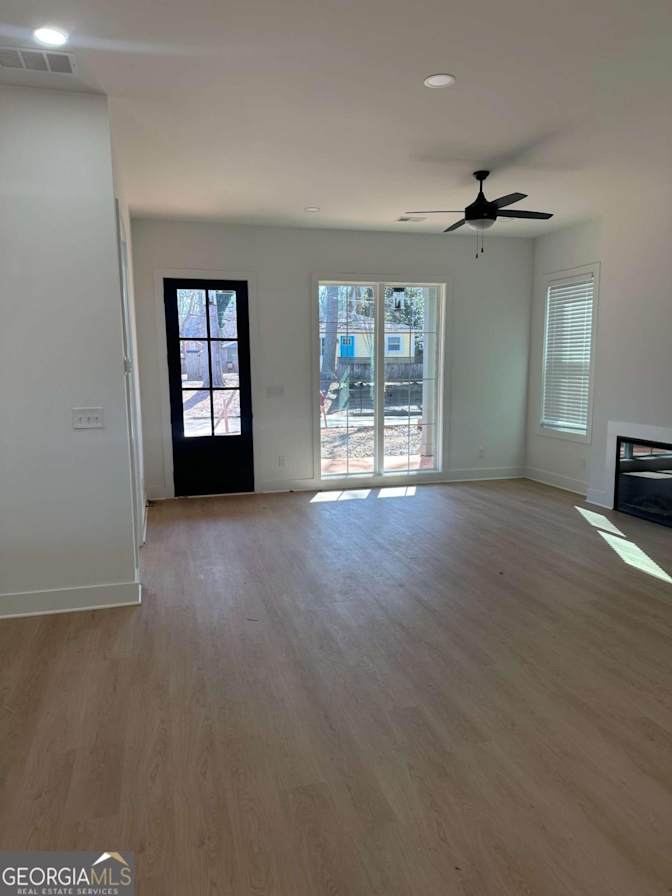 Alcove Rooms's room