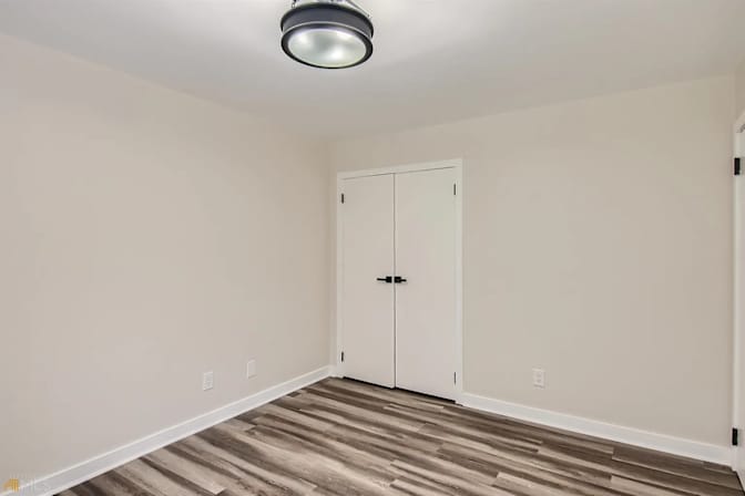 Alcove Rooms's room